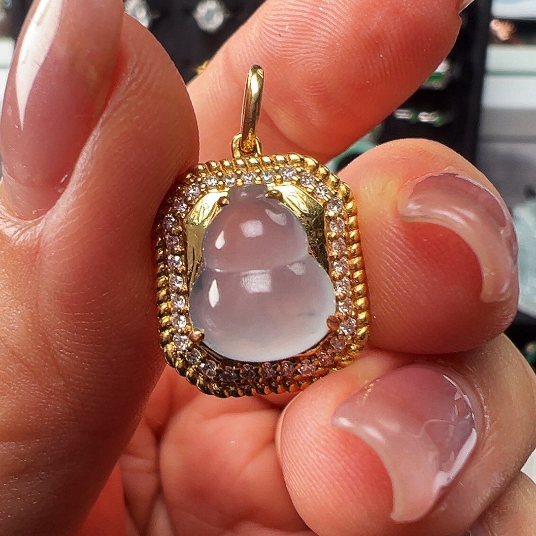 翡翠18K金镶嵌颈饰吊坠