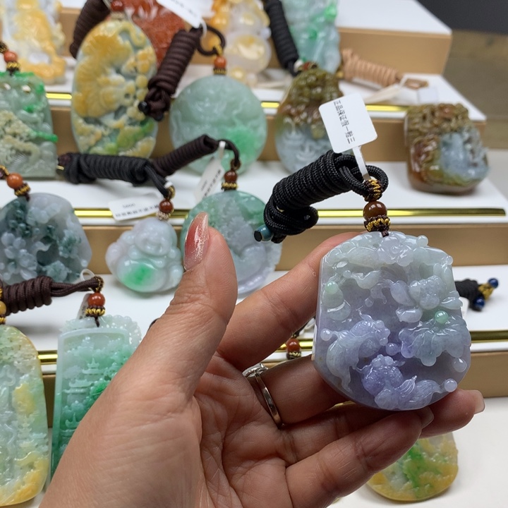 翡翠颈饰未镶嵌缅甸翡翠吊坠