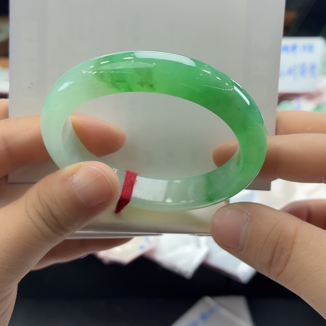 翡翠未镶嵌手镯20号