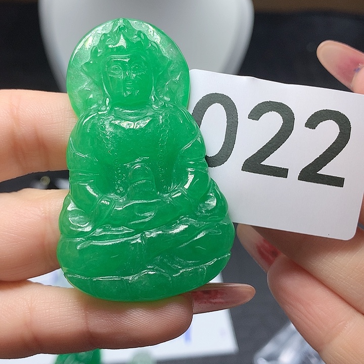 翡翠吊坠(赠链)未镶嵌