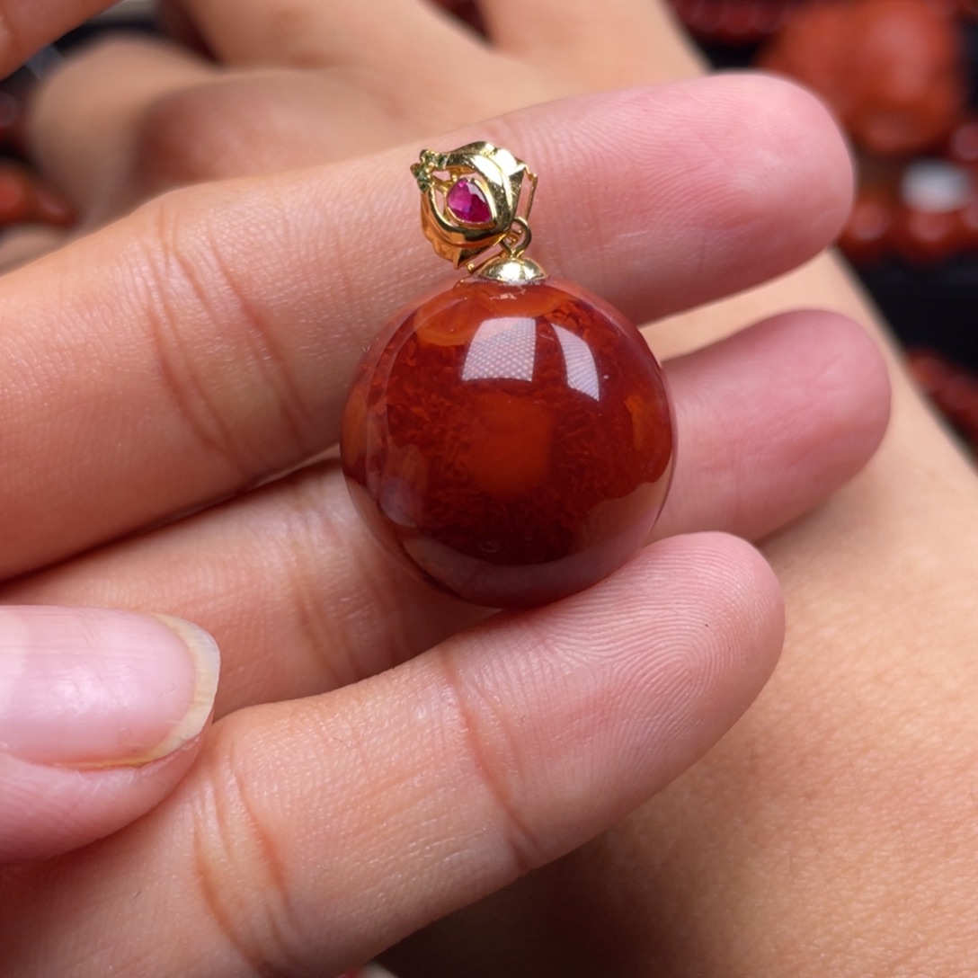 南红玛瑙珠宝奇石18K金镶嵌吊坠