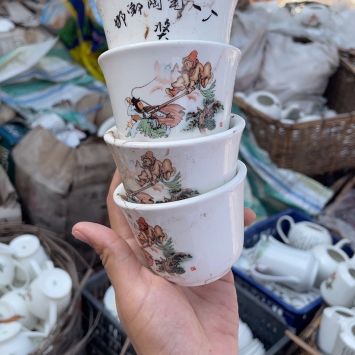 盘子碗都有好便宜的
