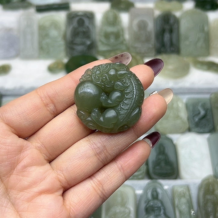 和田玉颈饰未镶嵌