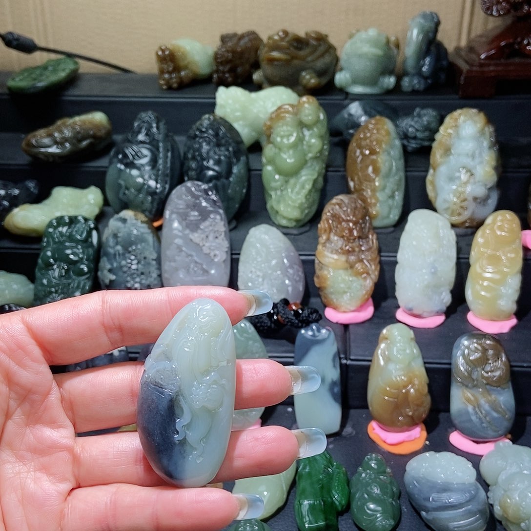 和田玉颈饰未镶嵌