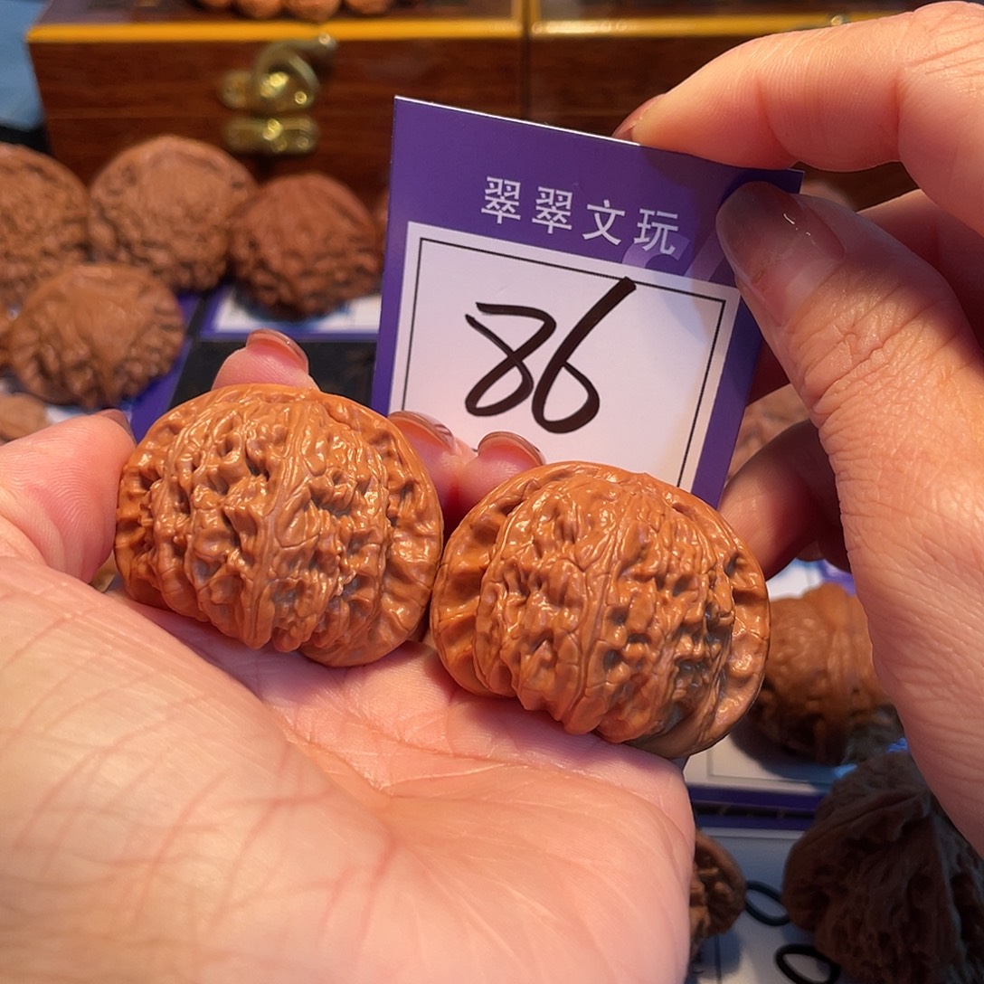 文玩核桃把件86号白狮子4.1