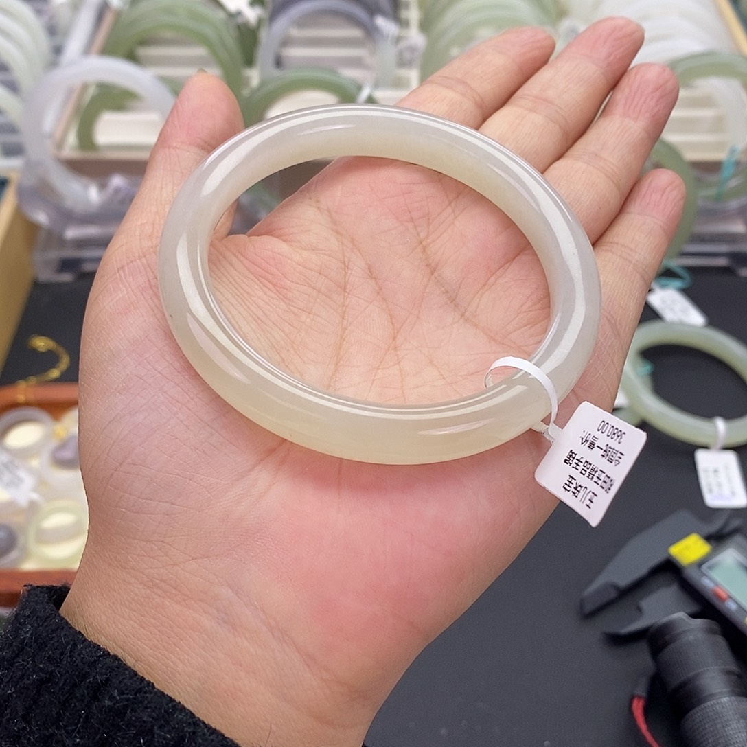 和田玉未镶嵌珠宝奇石和田玉手镯59