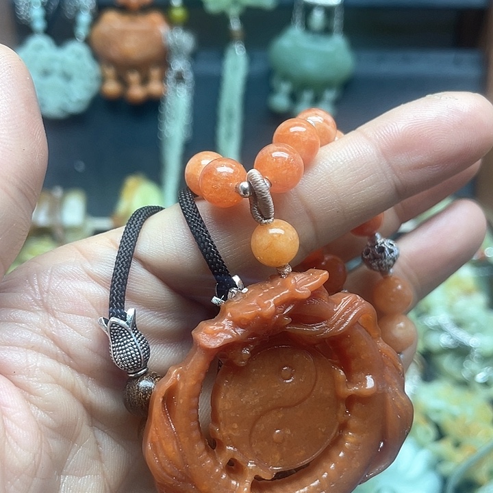 未镶嵌蛇纹石玉颈饰