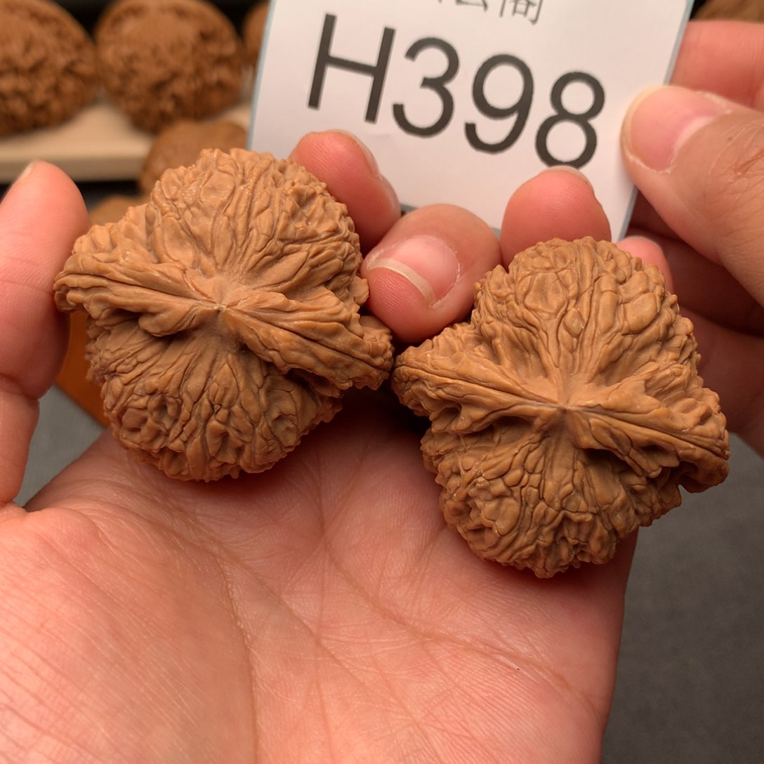 文玩核桃把件45全品球疆