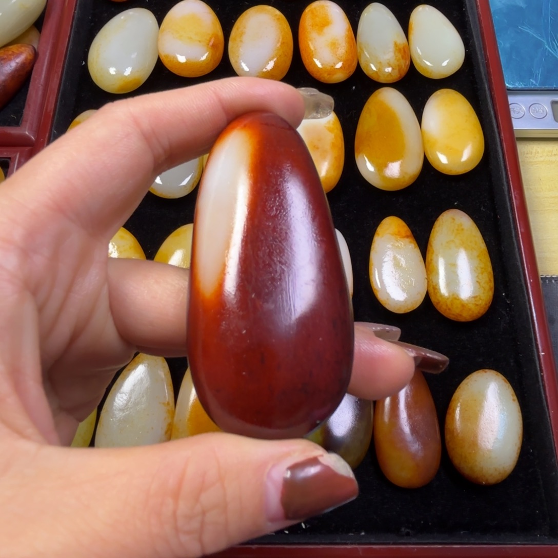 快***。和田玉未镶嵌颈饰