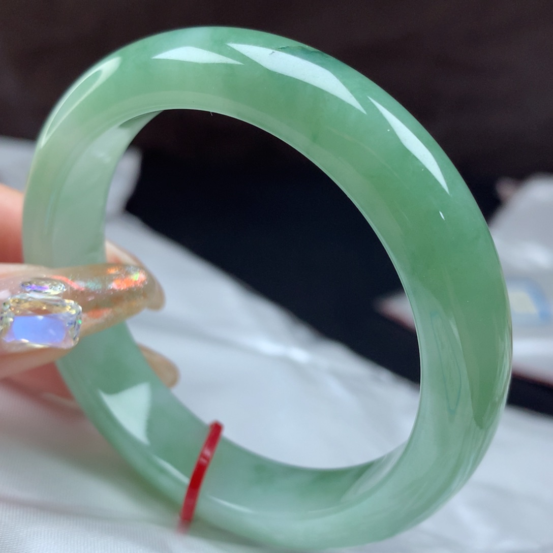 翡翠手镯未镶嵌0174，