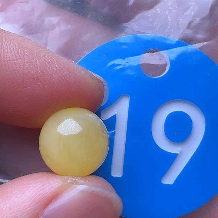 蜜蜡裸石未镶嵌10.8 m m