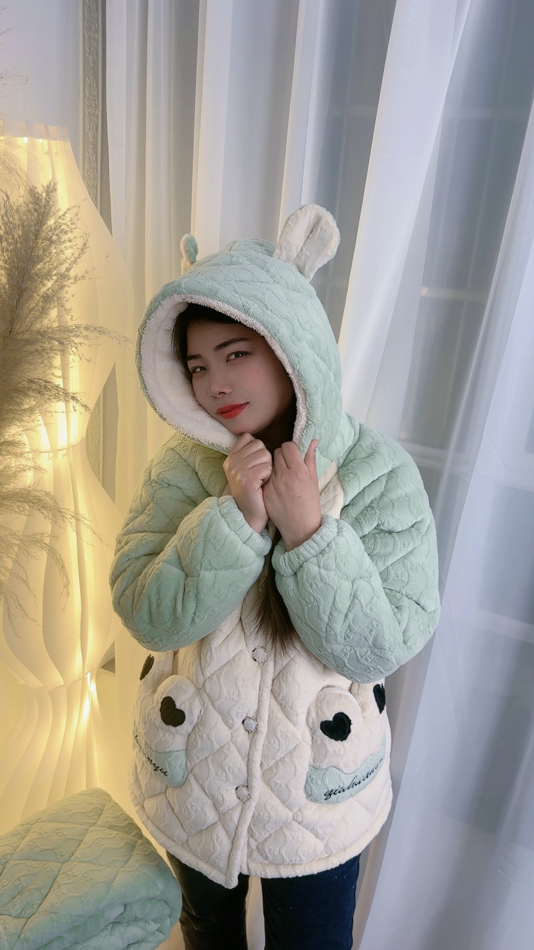 女冬季保暖常规款家居服套装睡衣套装卡通秋冬季加绒加厚连帽6035