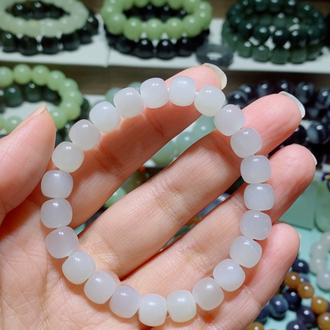 未镶嵌和田玉手链