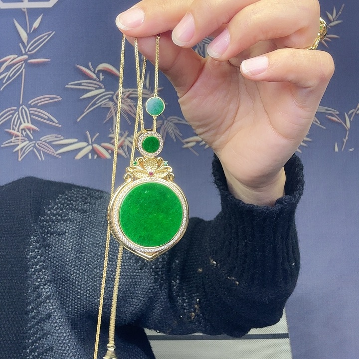 翡翠吊坠(赠链)银S925镶嵌特价