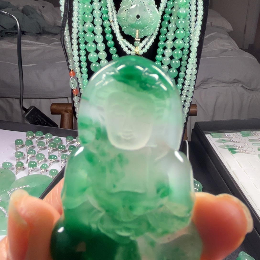 石英质玉吊坠(不含链)合金