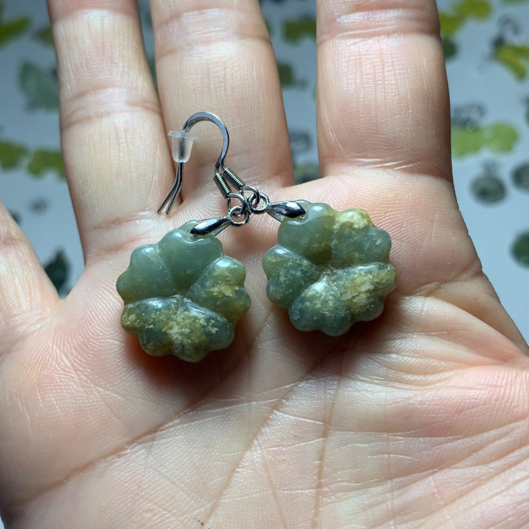 蛇纹石玉耳环未镶嵌