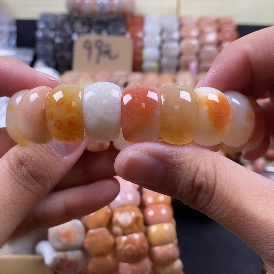 硅化珊瑚（珊瑚玉）未镶嵌手牌冰透全带花 5