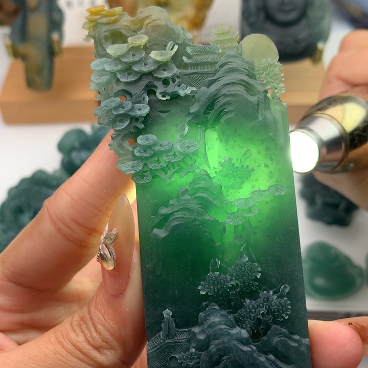 定制翡翠未镶嵌龙王翡翠