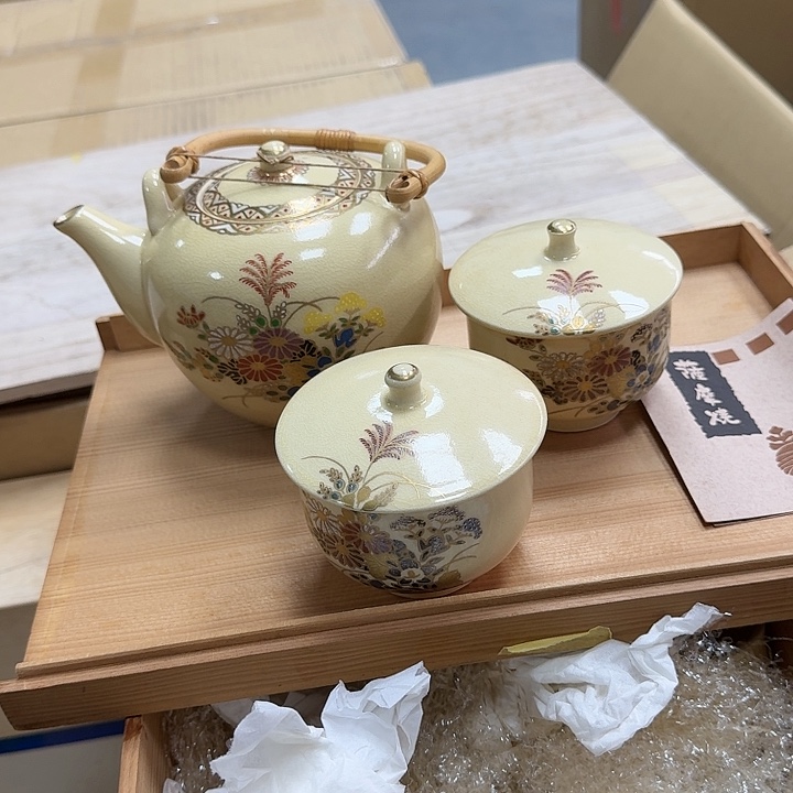 精品瓷器。            
