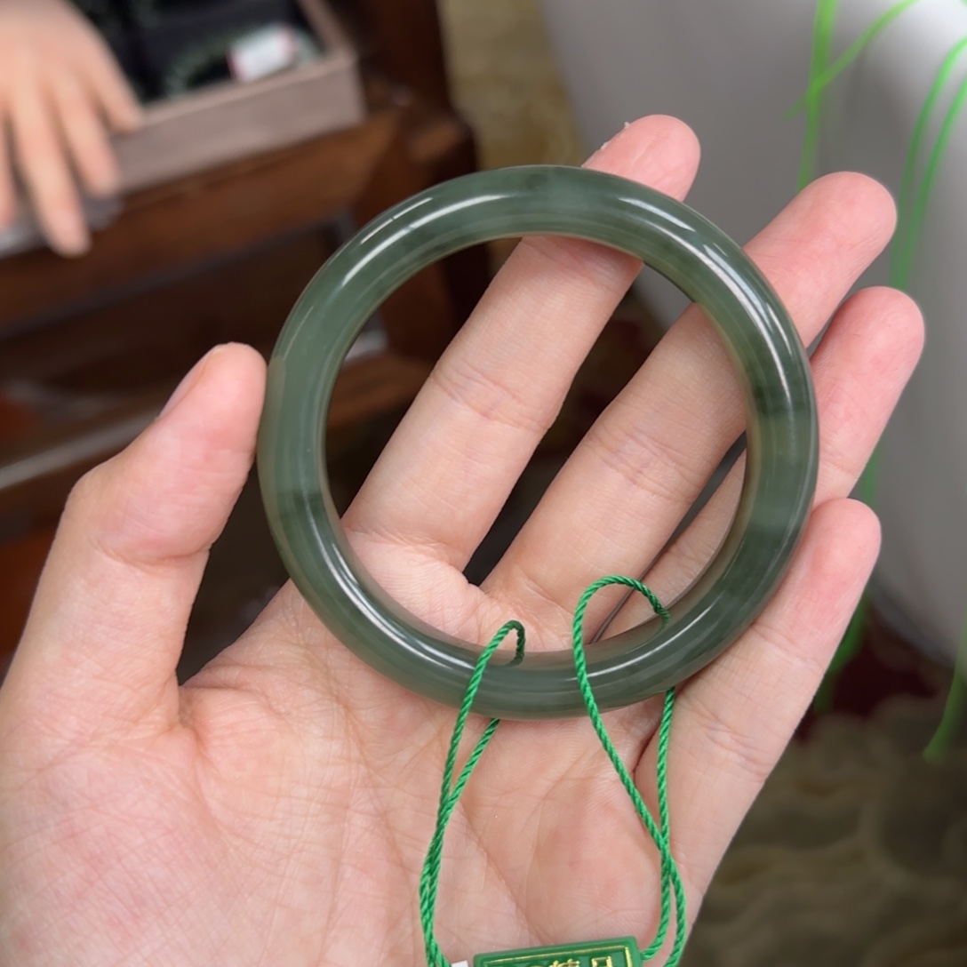 和田玉未镶嵌手镯53