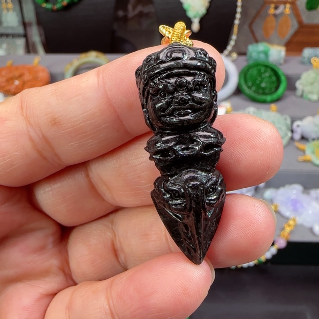 翡翠颈饰未镶嵌仿古