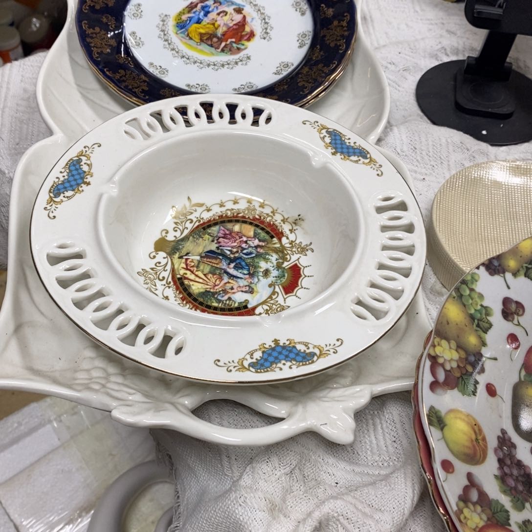 摆件陶瓷材料摆件工艺