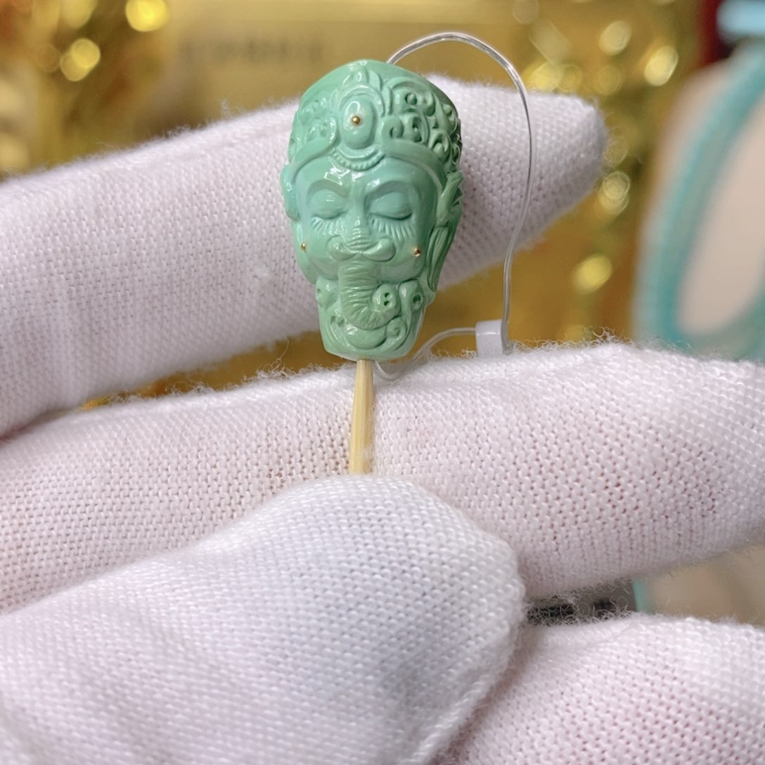 绿松石雕刻件未镶嵌