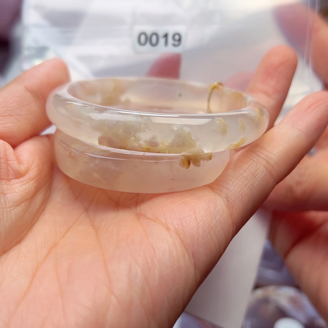 玛瑙/玉髓未镶嵌手镯瑶**树