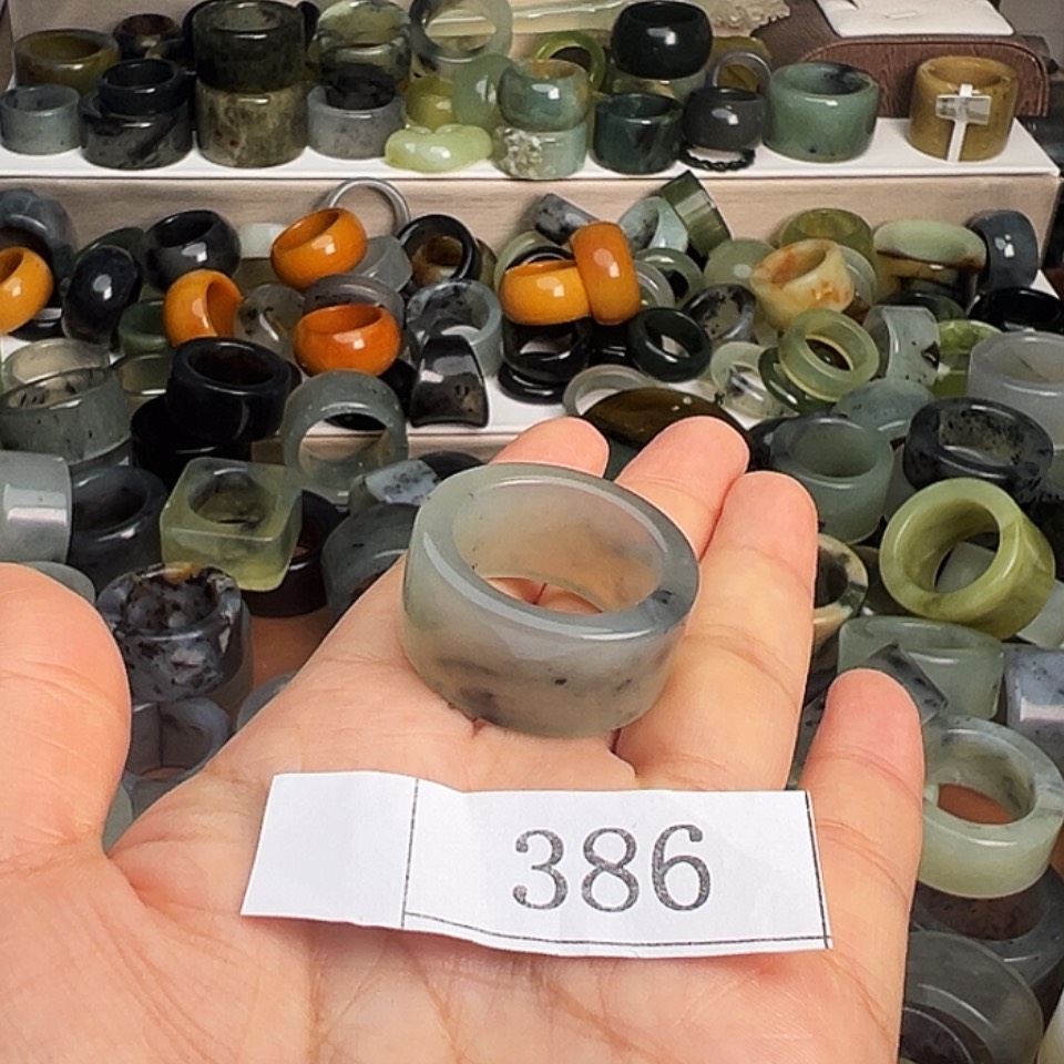 【闪购商品】未镶嵌蛇纹石玉戒指追*人