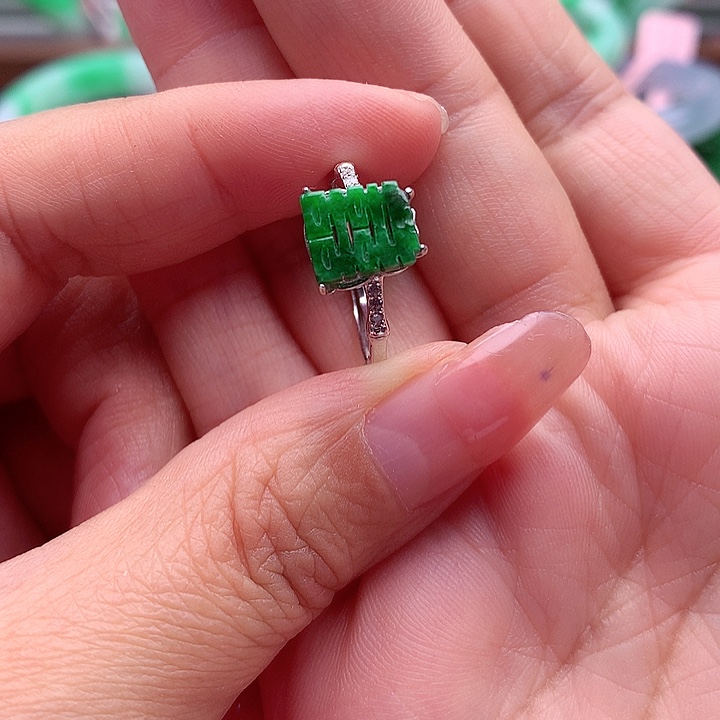 翡翠颈饰银S925镶嵌翡翠