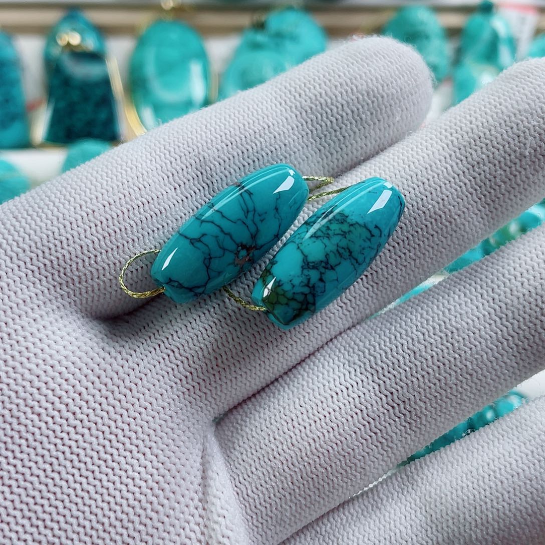 花***人绿松石未镶嵌颈饰