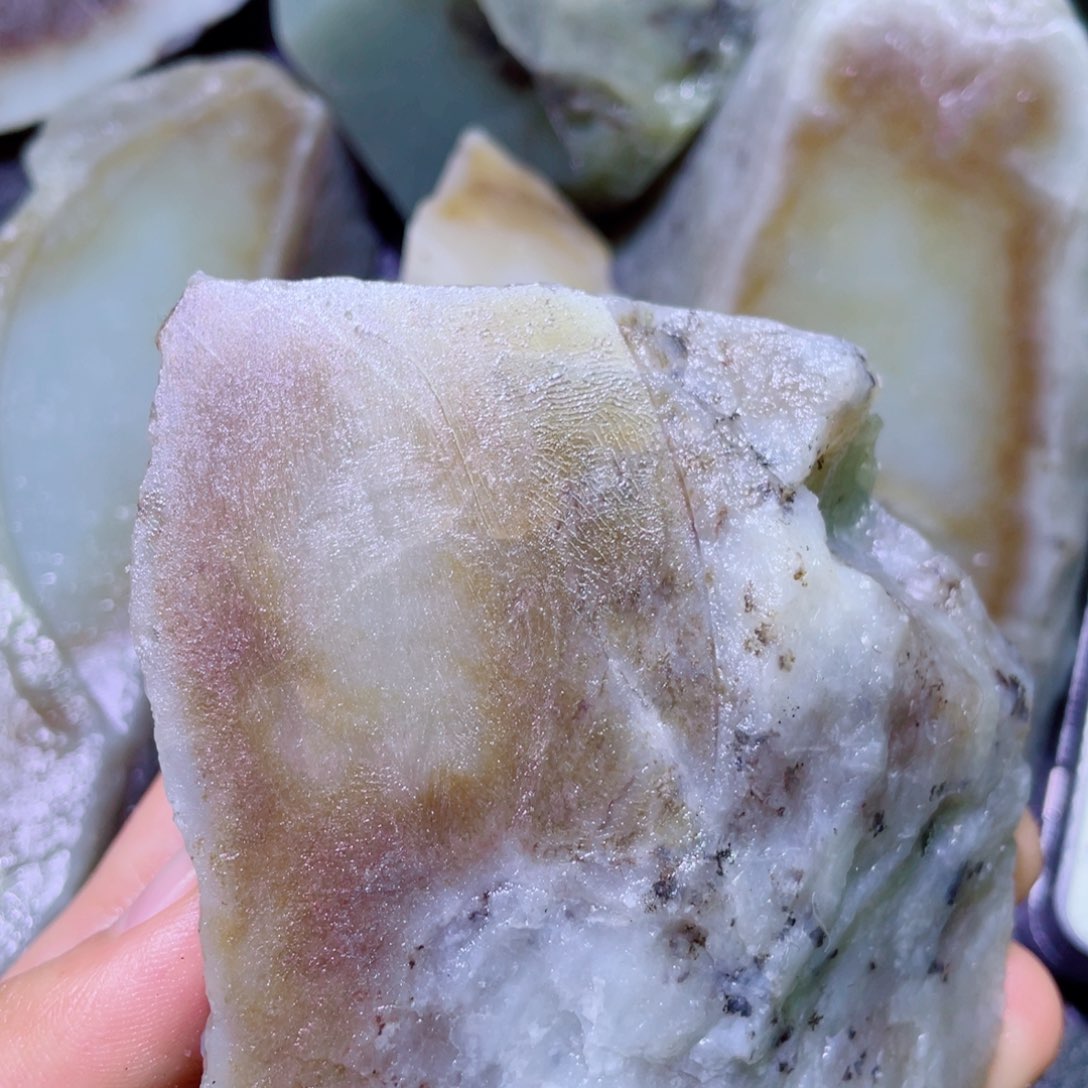 和田玉未镶嵌珠宝半成品