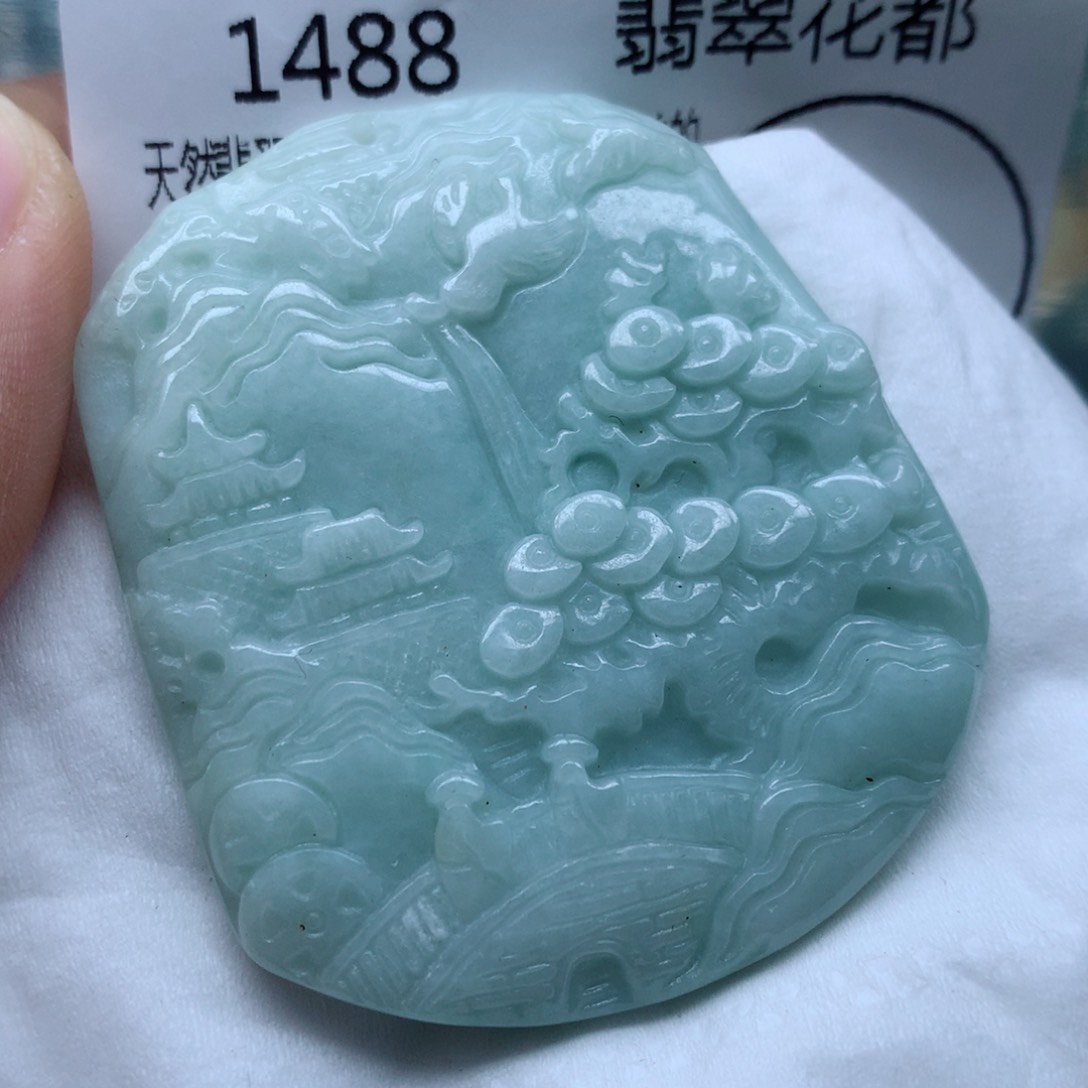 翡翠颈饰未镶嵌翡翠