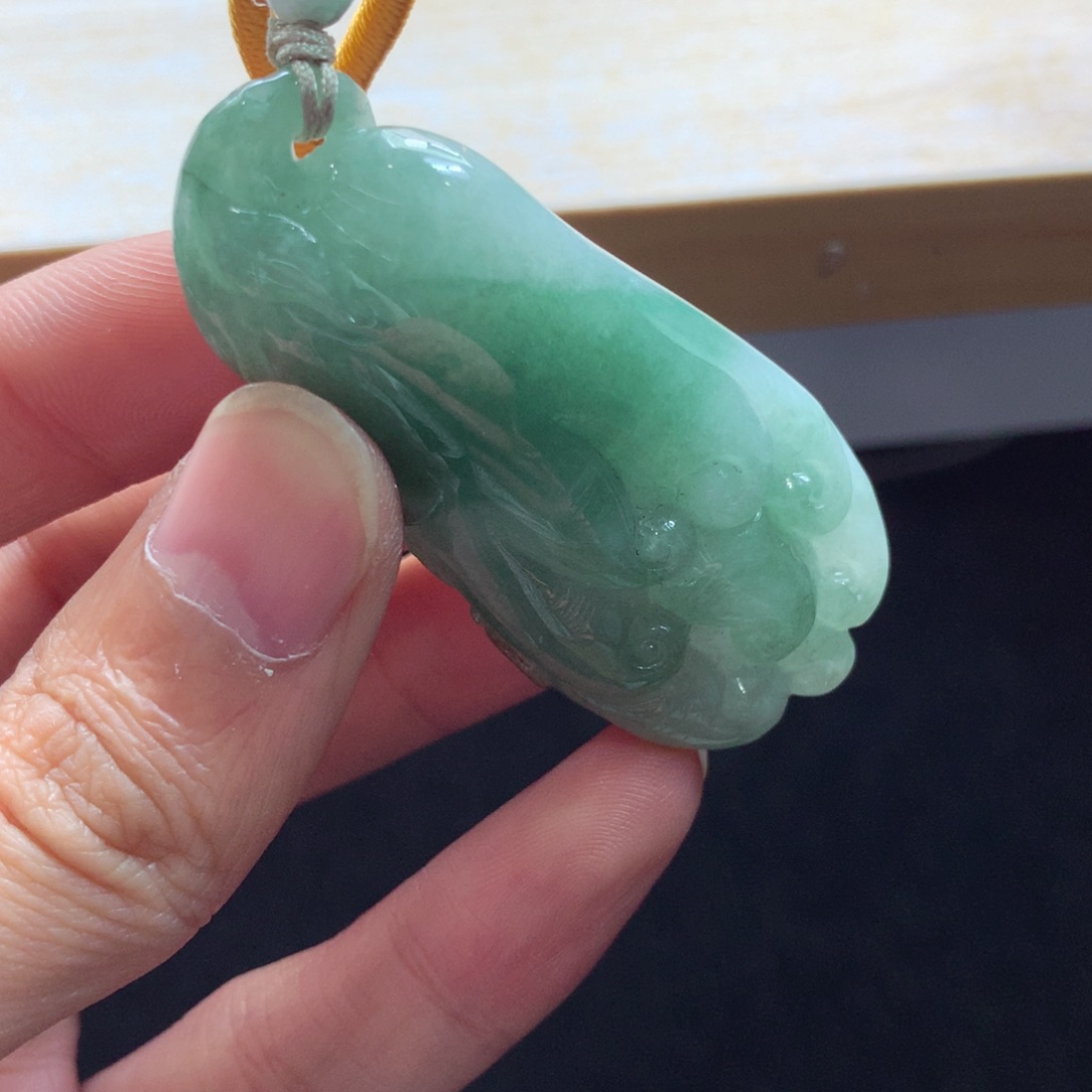 翡翠未镶嵌颈饰吊坠