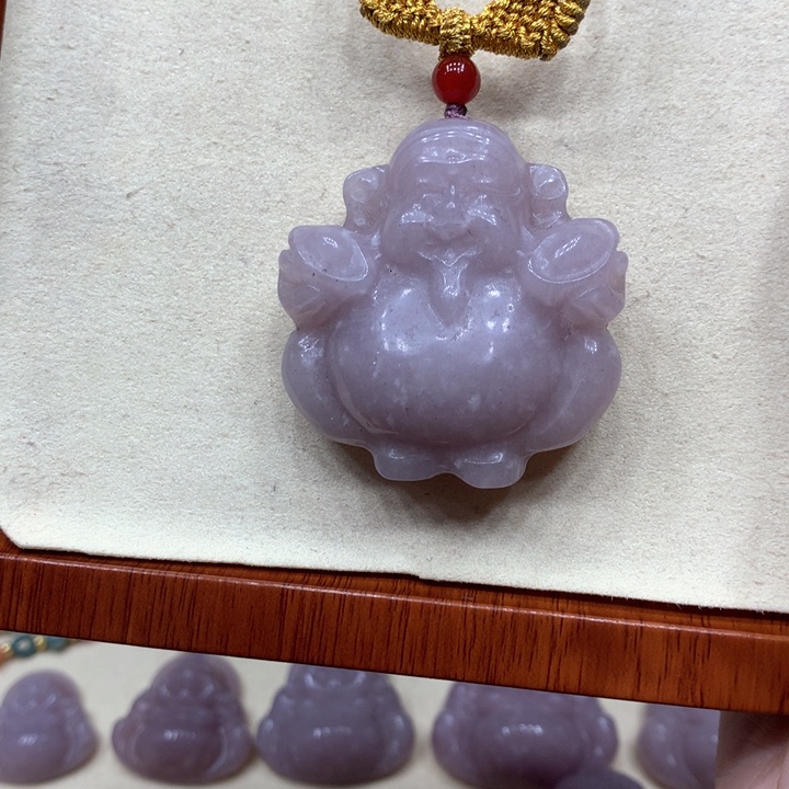 石英质玉颈饰合金