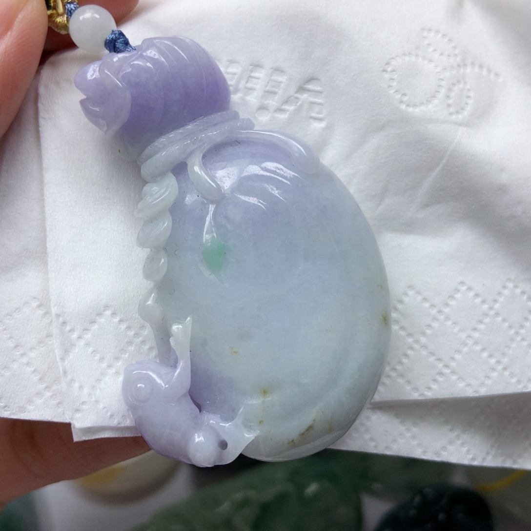 翡翠颈饰未镶嵌?天然翡翠