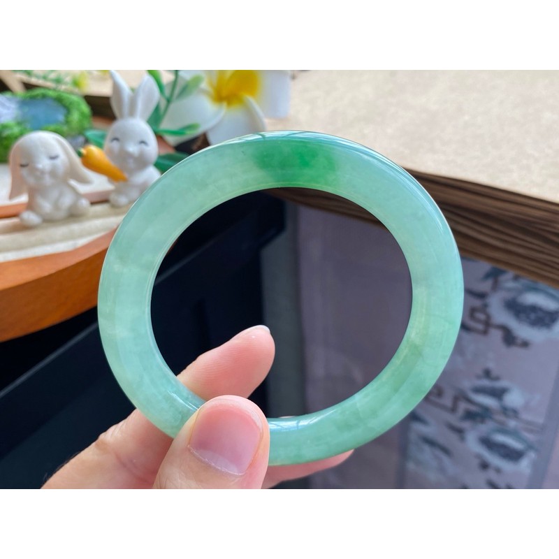 3.8批1605号翡翠手镯53.9-10-9.8翠绿色圆条！青翠绿色清爽明媚！