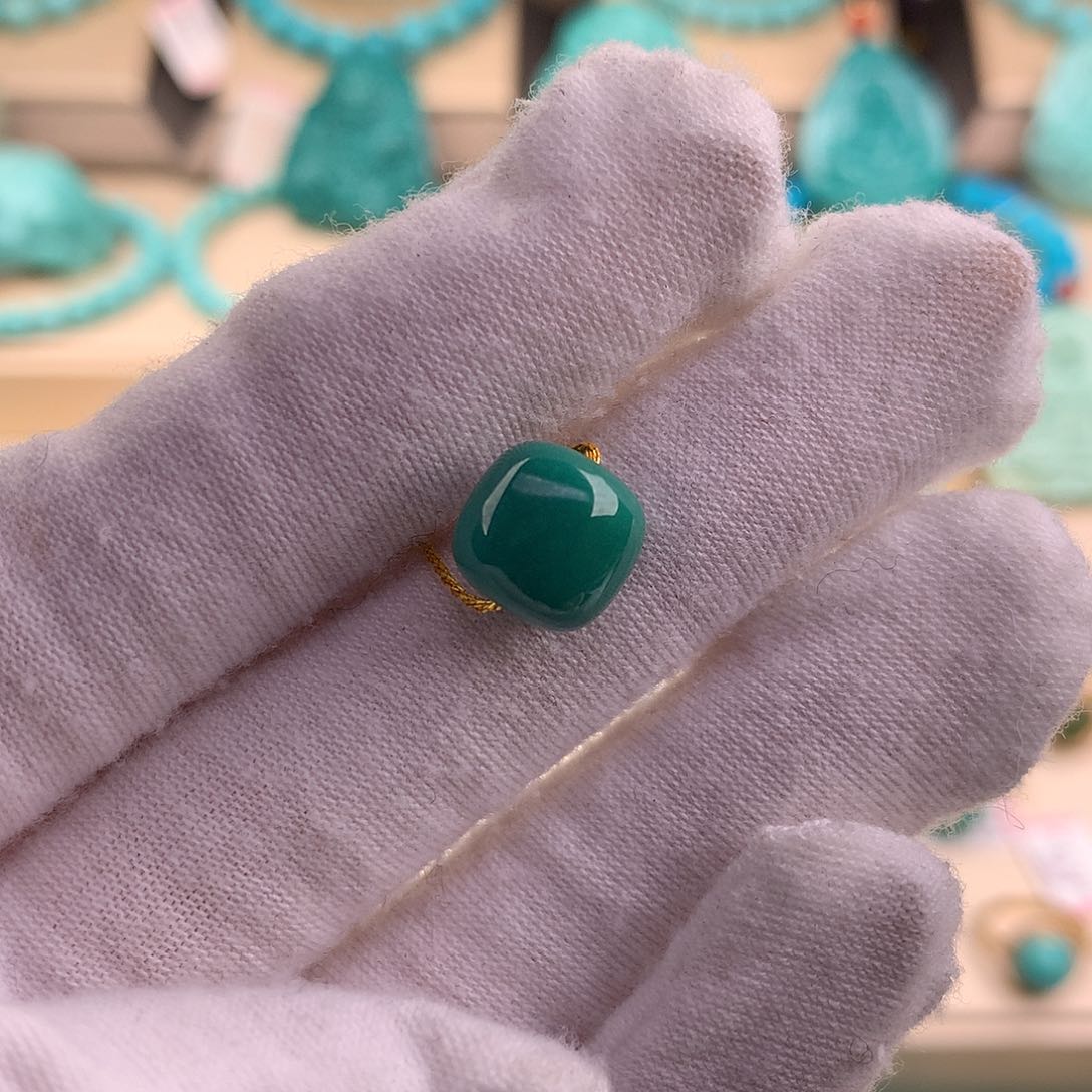 绿松石珠宝奇石未镶嵌9.9*9.6mm