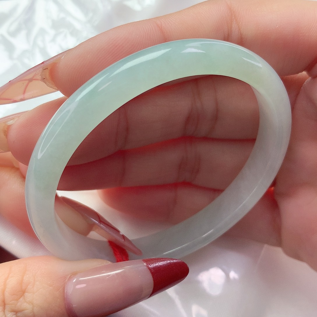 【闪购商品】翡翠手镯未镶嵌贵妃a 1101007