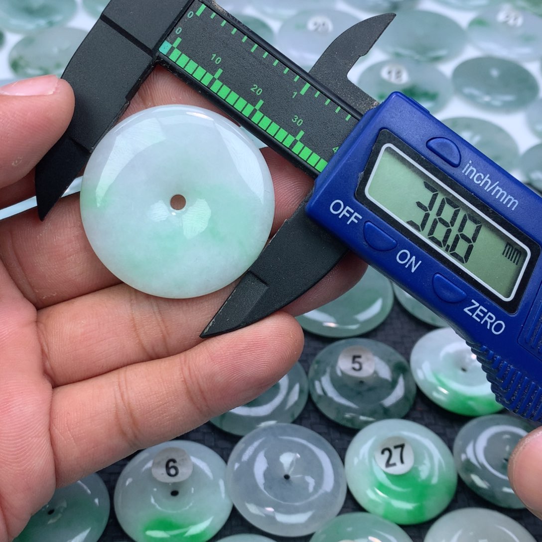 翡翠未镶嵌颈饰缅甸天然A货翡翠