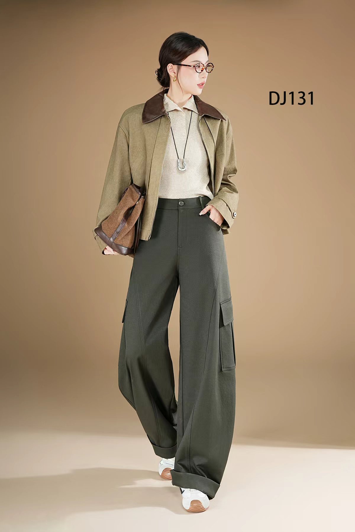 萍姐家2025新款工装风阔腿立体口袋垂感中腰显瘦休闲裤CY131