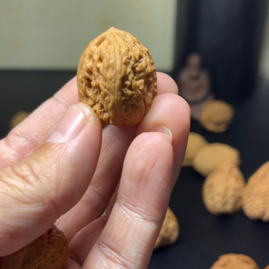 撩***裙文玩核桃吊坠一物一拍不喜勿拍