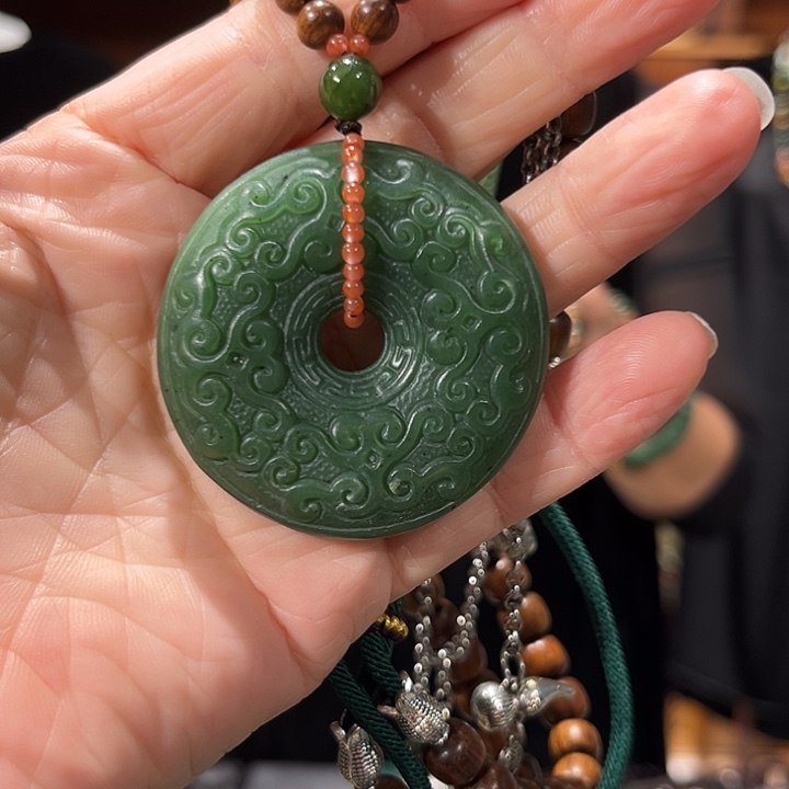 颈饰未镶嵌和田玉