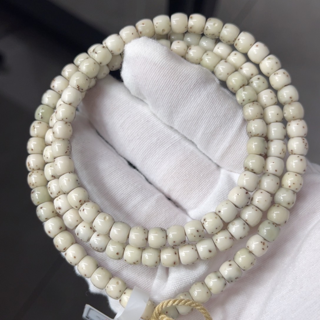 星月菩提吊坠6/5鼓珠通体半壁绿冰