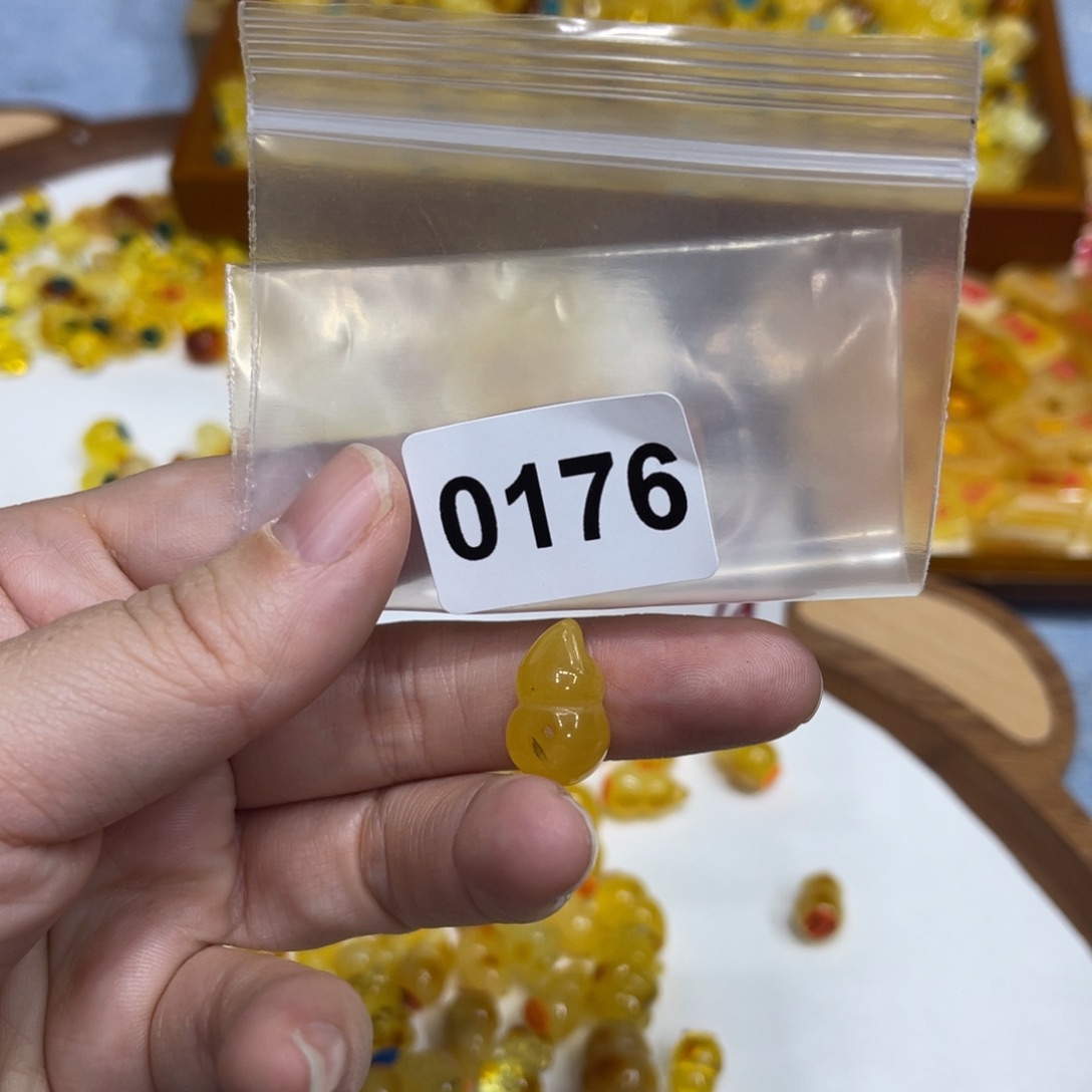 琥珀珠宝奇石未镶嵌