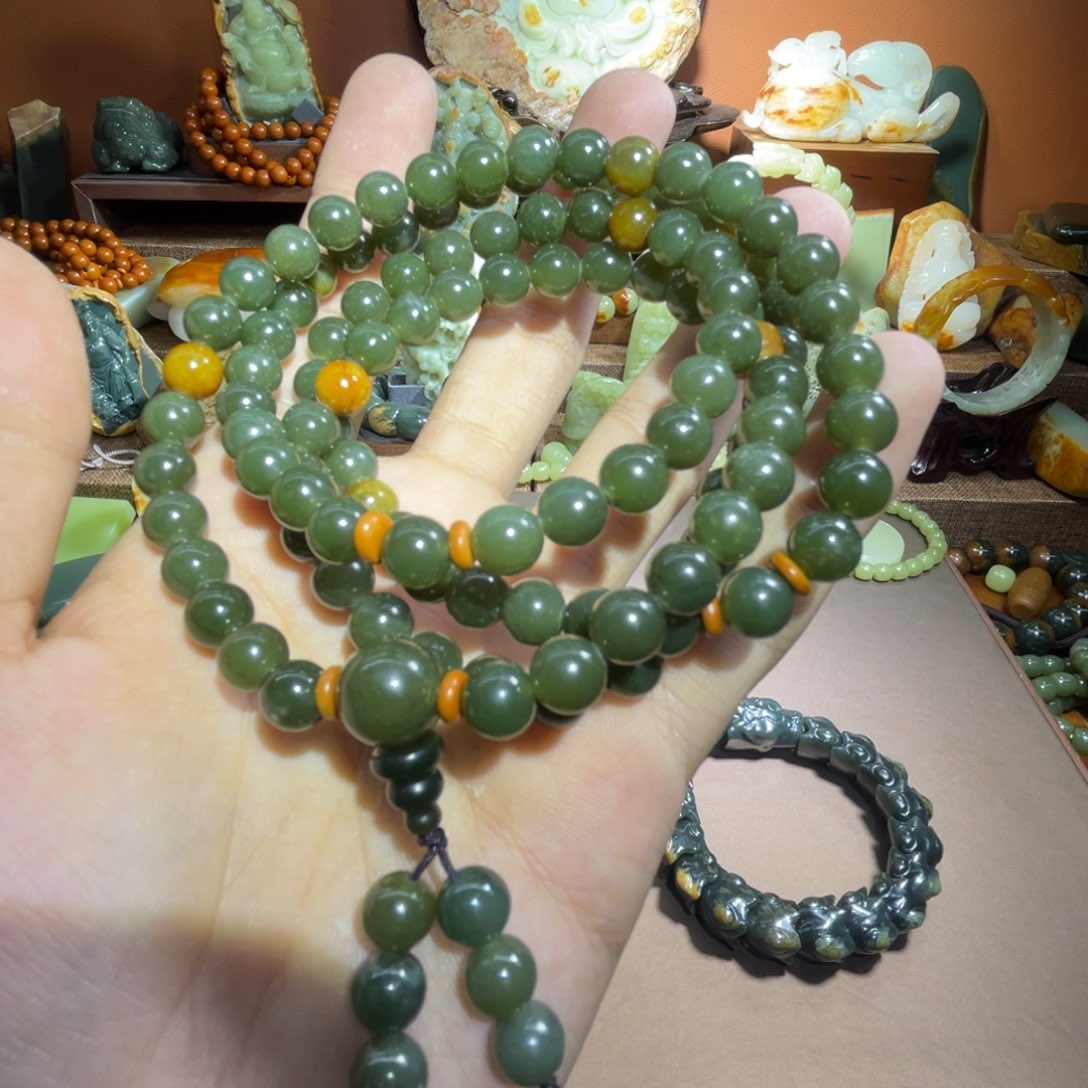 透闪石质玉108 卡8未镶嵌