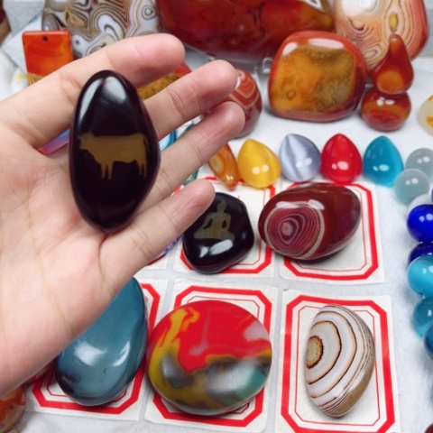 玛瑙/玉髓耳饰未镶嵌