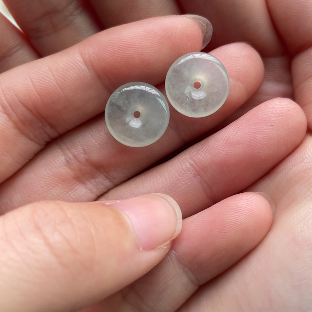 翡翠颈饰未镶嵌小平安扣