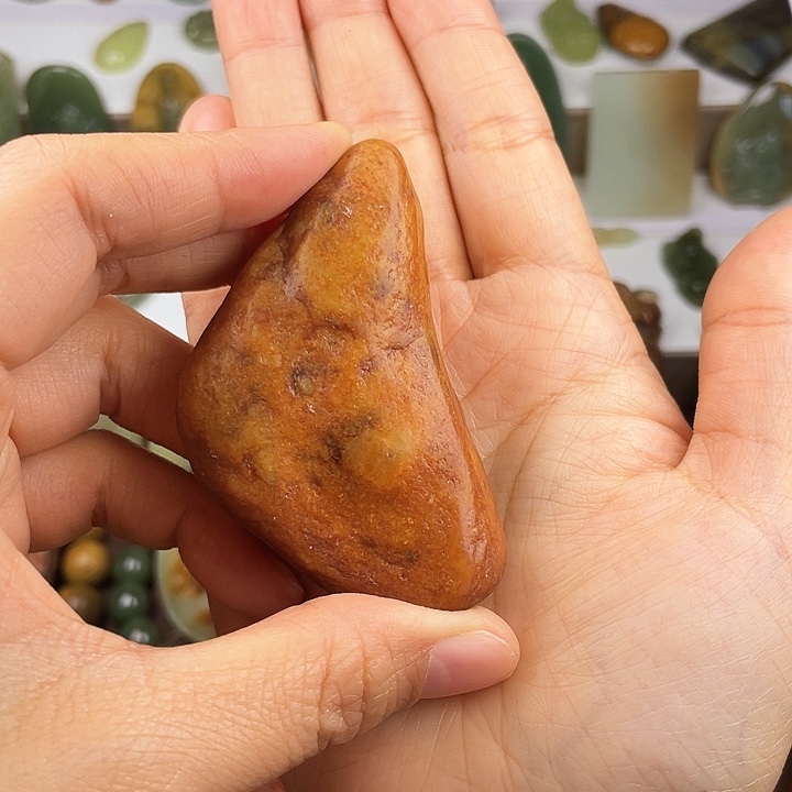 岫岩河磨玉（透闪石质玉）颈饰未镶嵌