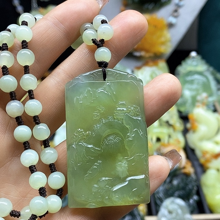 蛇纹石玉挂件未镶嵌